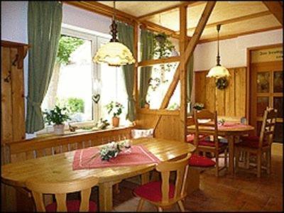 Gasthaus & Pension Zum Hirsch Gehlberg Exteriör bild